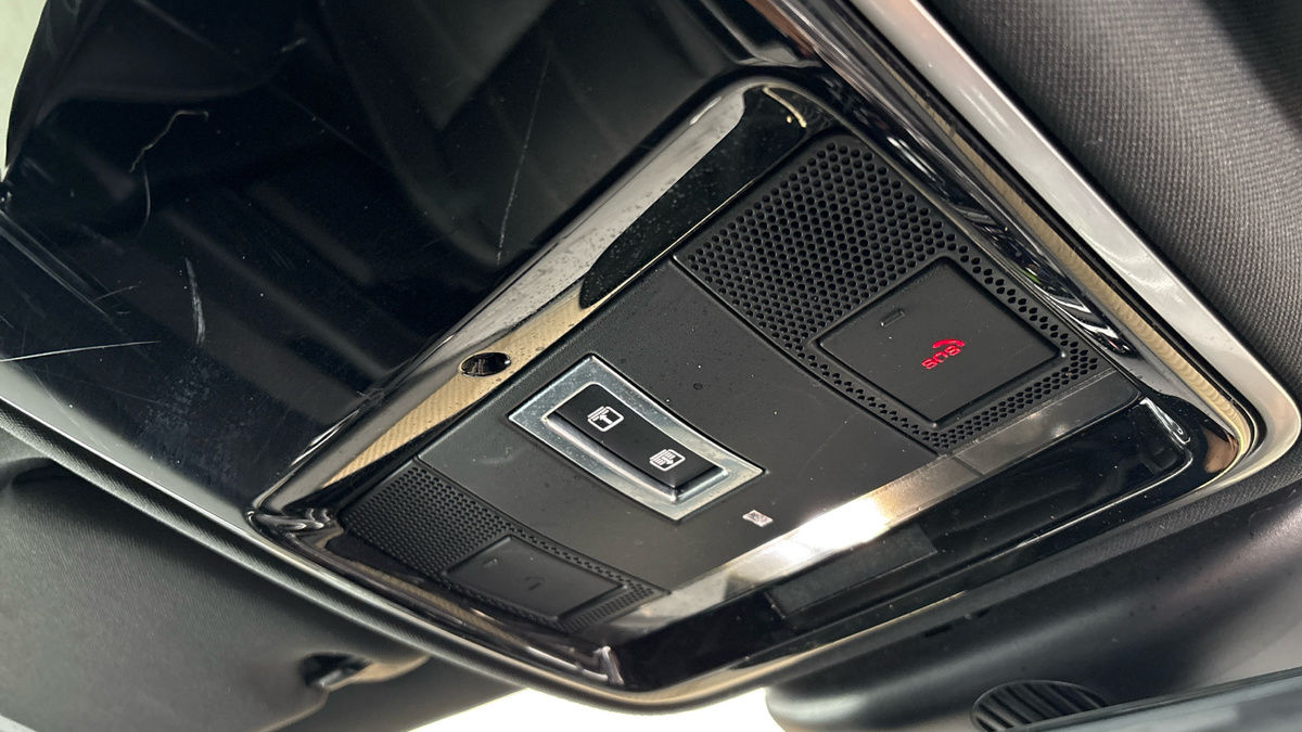 Land Rover Range Rover Velar Image 29