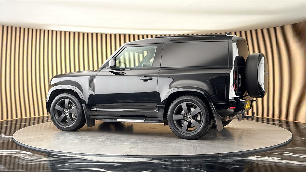 More views of Land Rover Defender 90