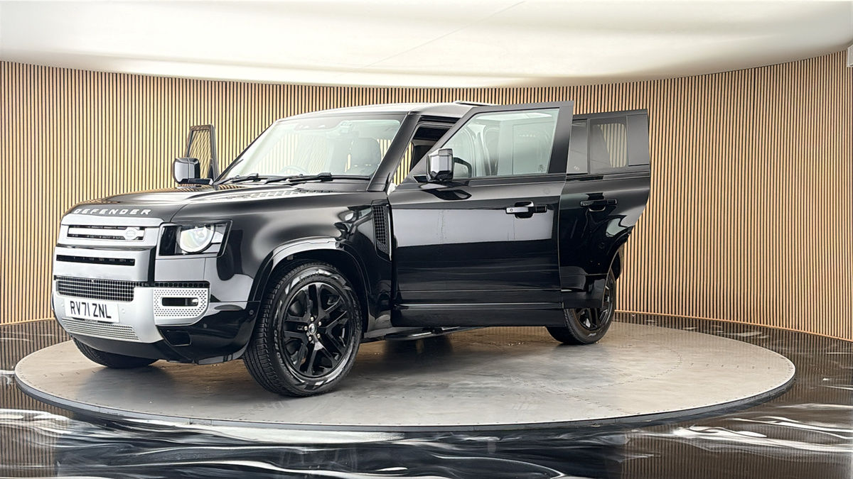 More views of Land Rover Defender 110