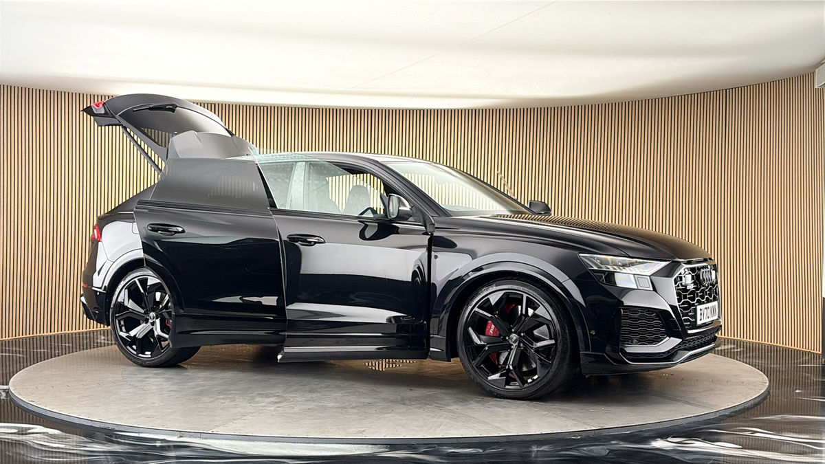 More views of Audi RSQ8
