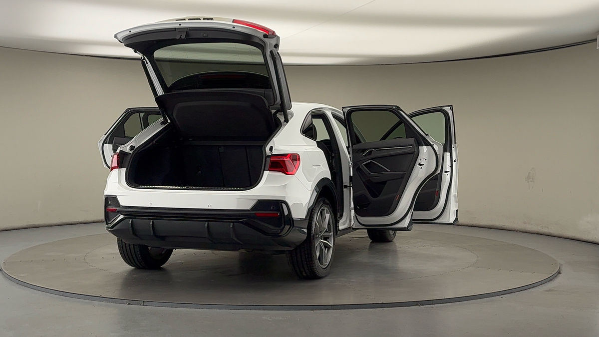 More views of Audi Q3