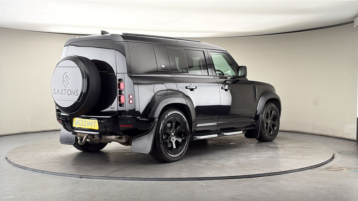 More views of Land Rover Defender 110