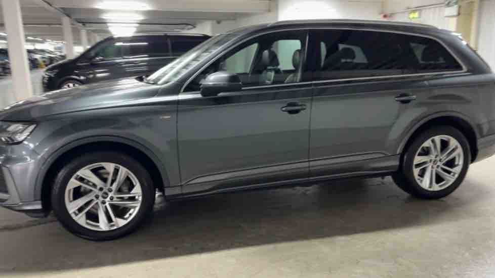 More views of Audi Q7