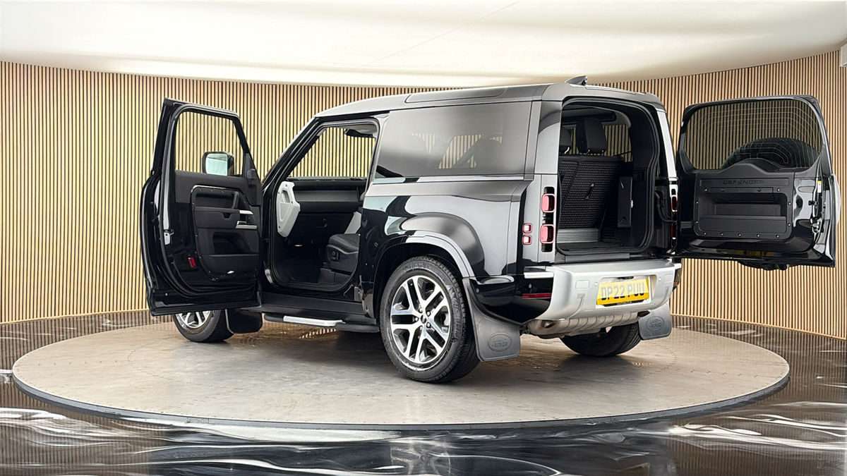 More views of Land Rover Defender 90