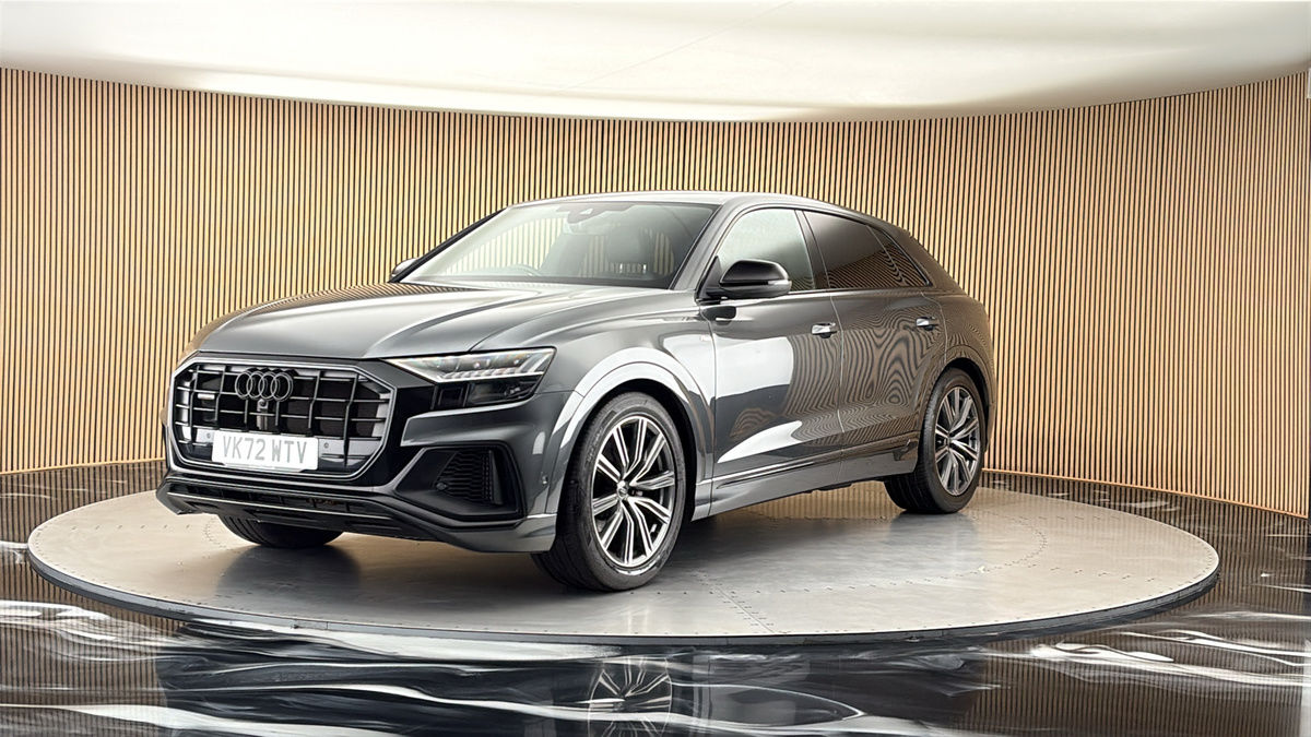 More views of Audi Q8