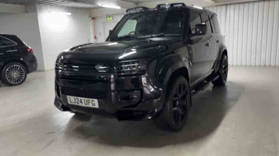 More views of Land Rover Defender 110