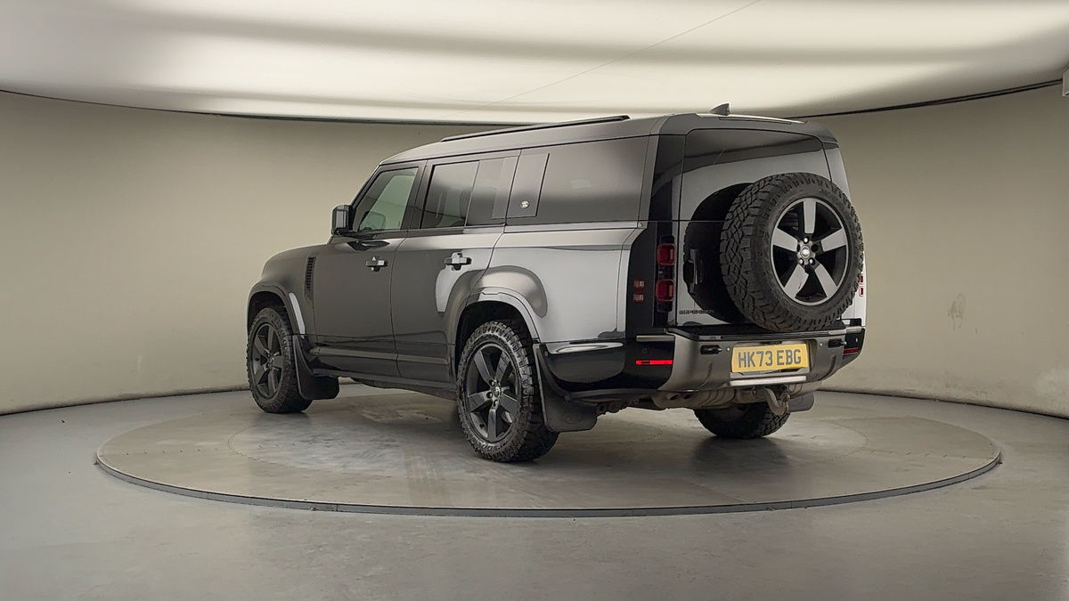 Land Rover Defender 130 Image 2