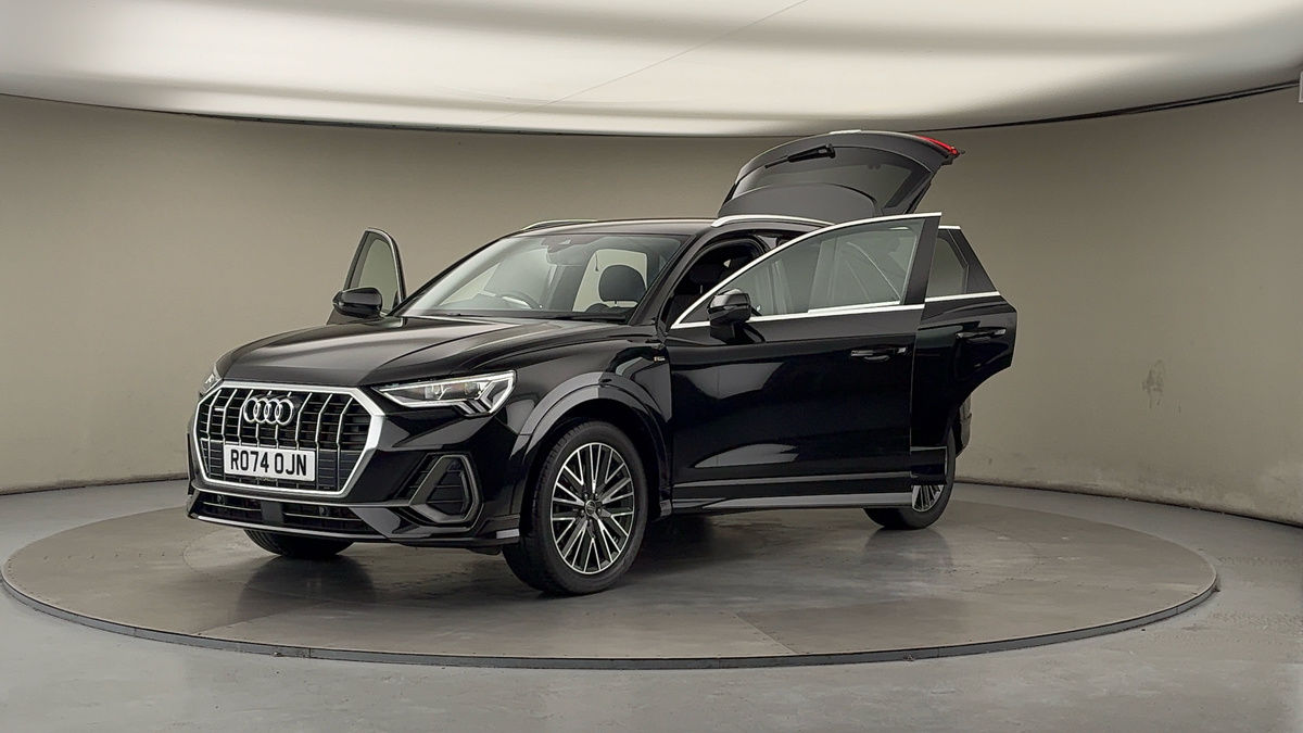 More views of Audi Q3