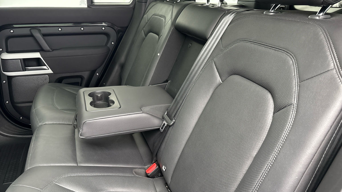 Land Rover Defender 110 Urban Image 9