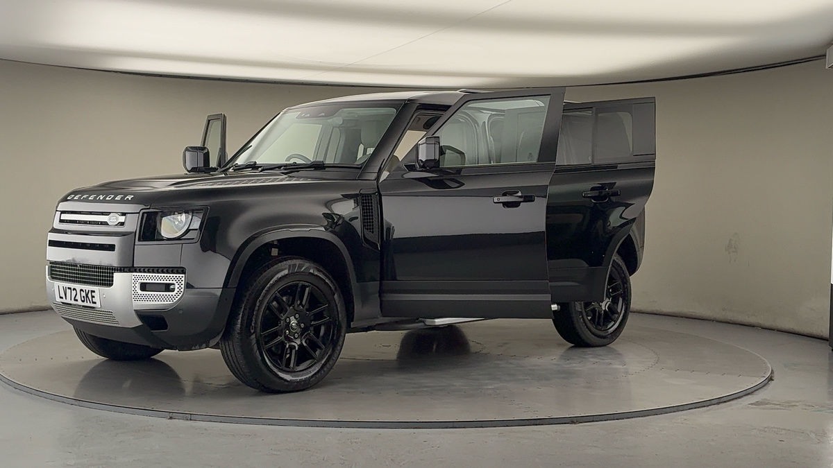 Land Rover Defender 110 Image 22