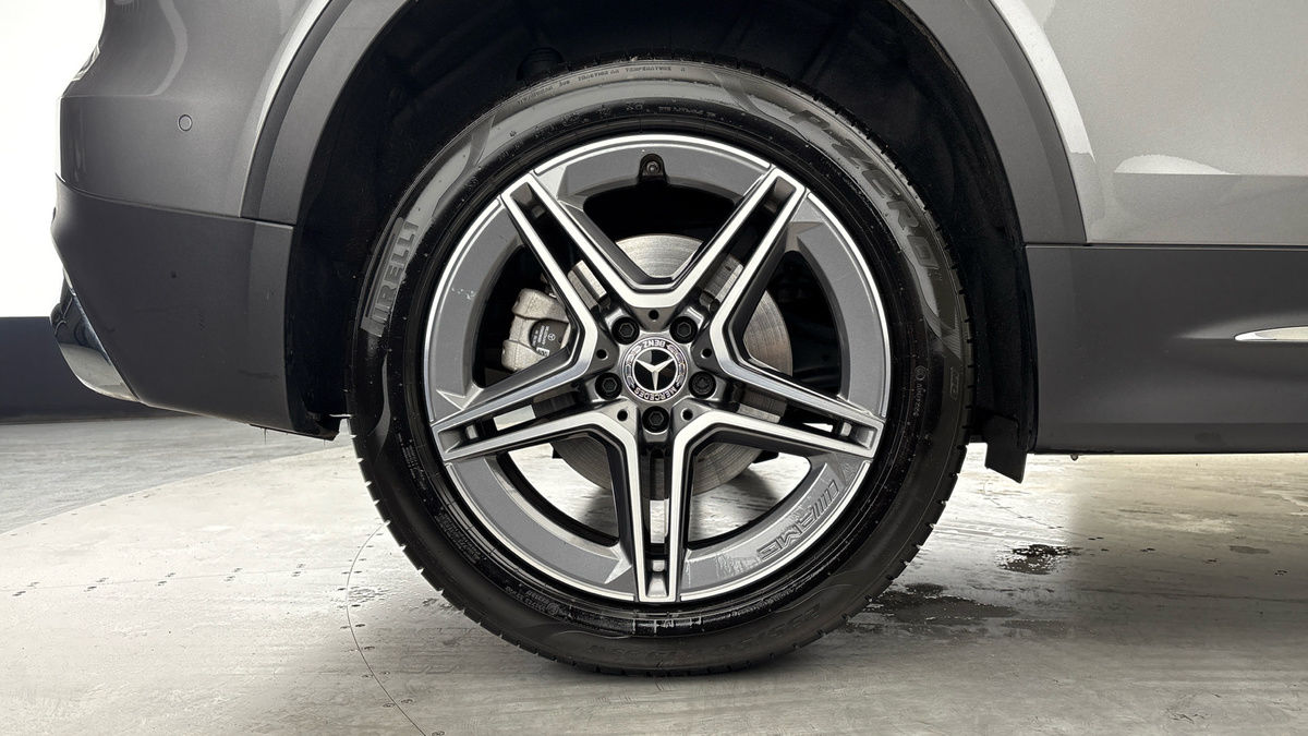 Mercedes-Benz GLB Image 10