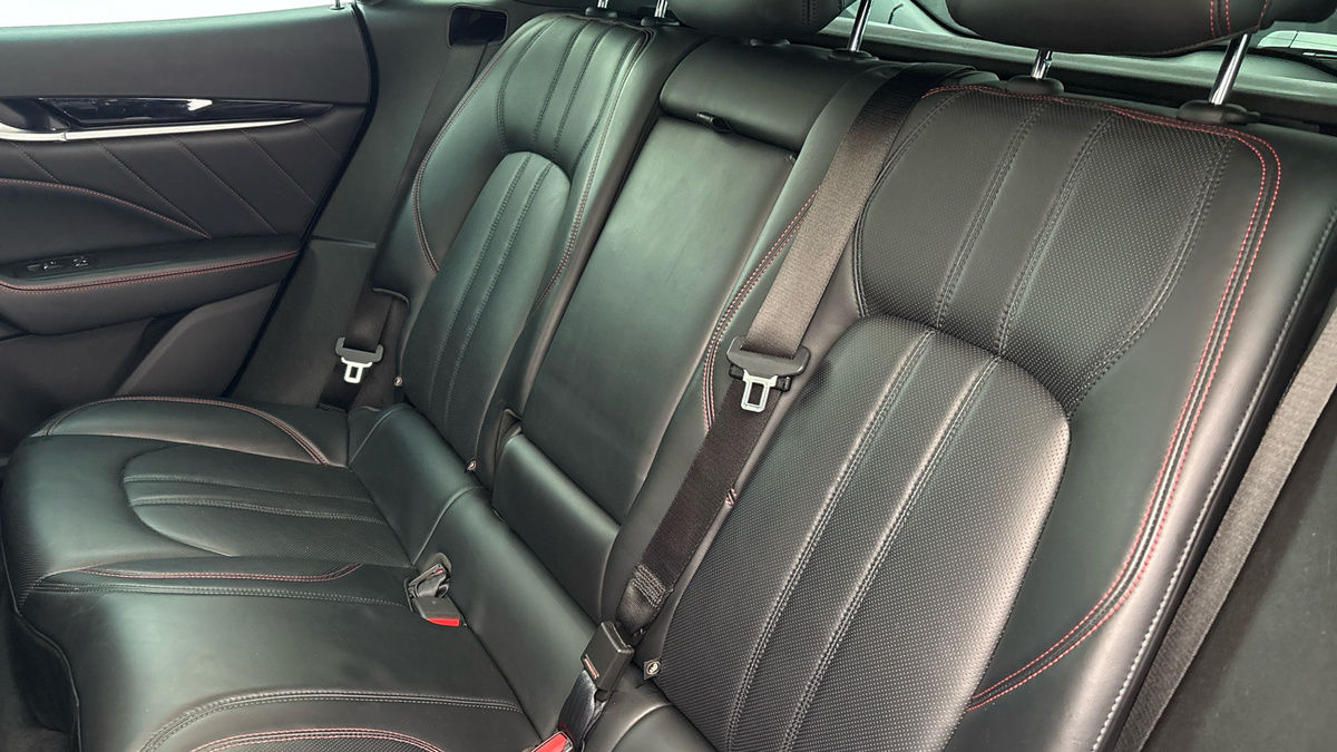 Maserati Levante Image 8