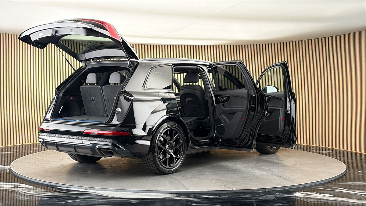 More views of Audi Q7