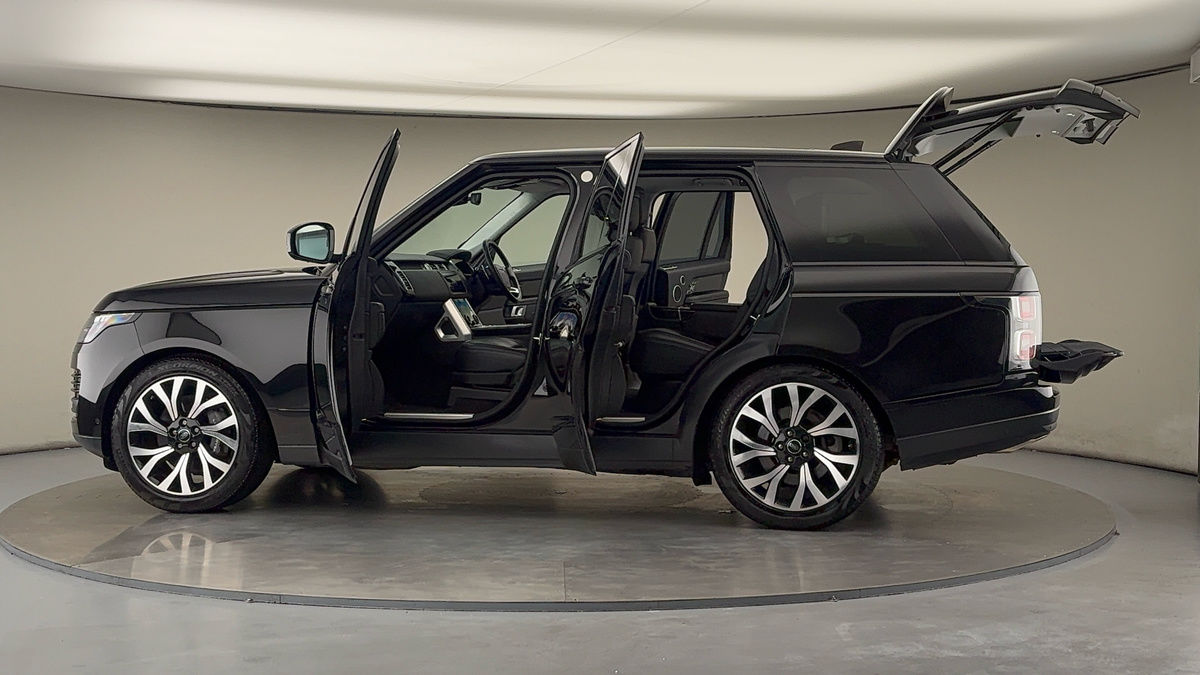 More views of Land Rover Range Rover