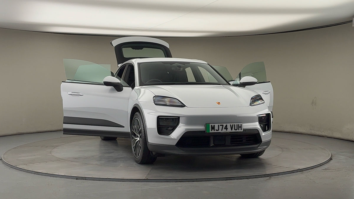 More views of Porsche Macan
