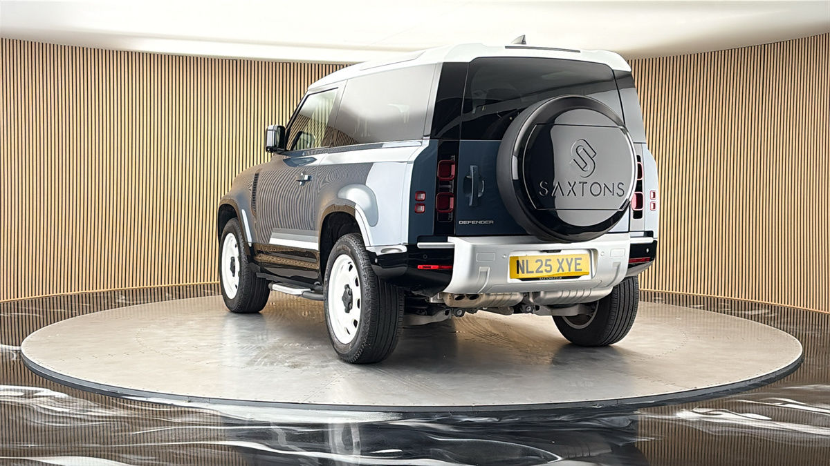 More views of Land Rover Defender 90