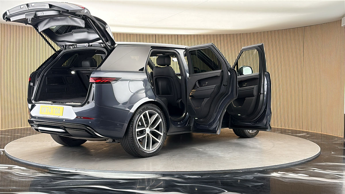 More views of Land Rover Range Rover Sport