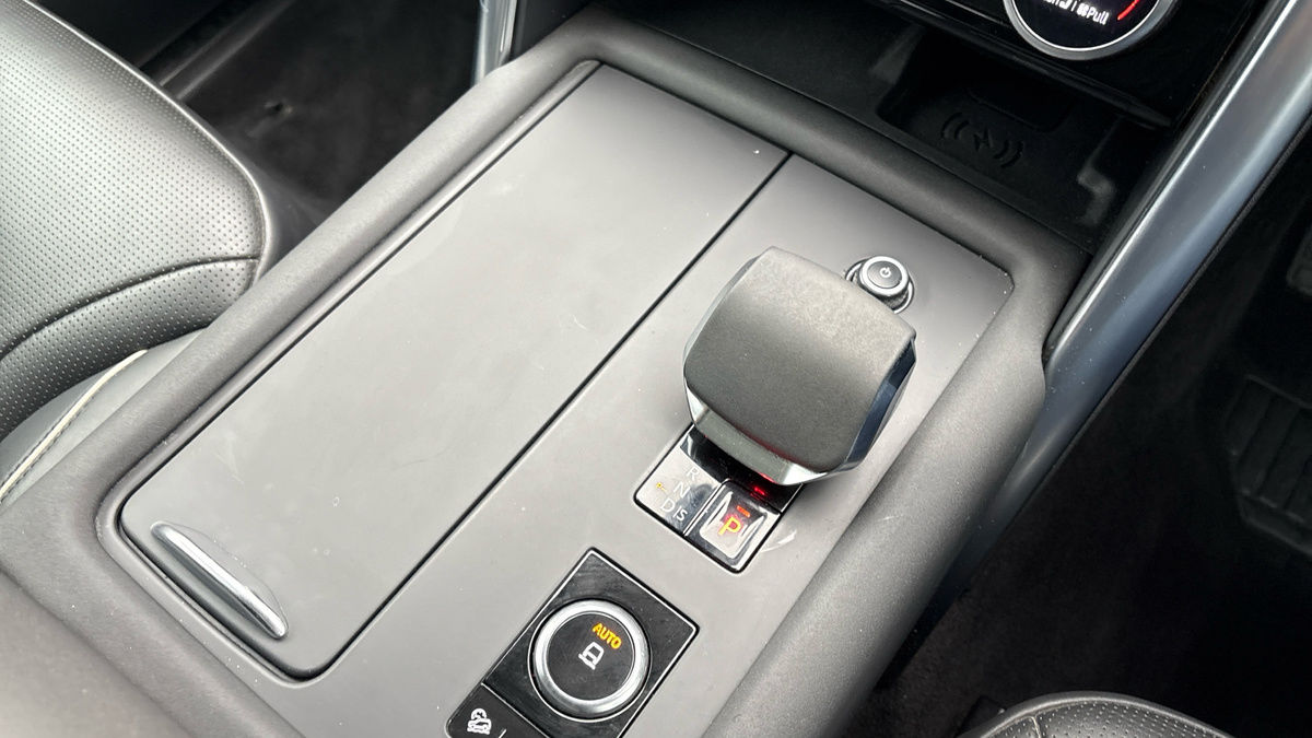 Land Rover Discovery Image 6