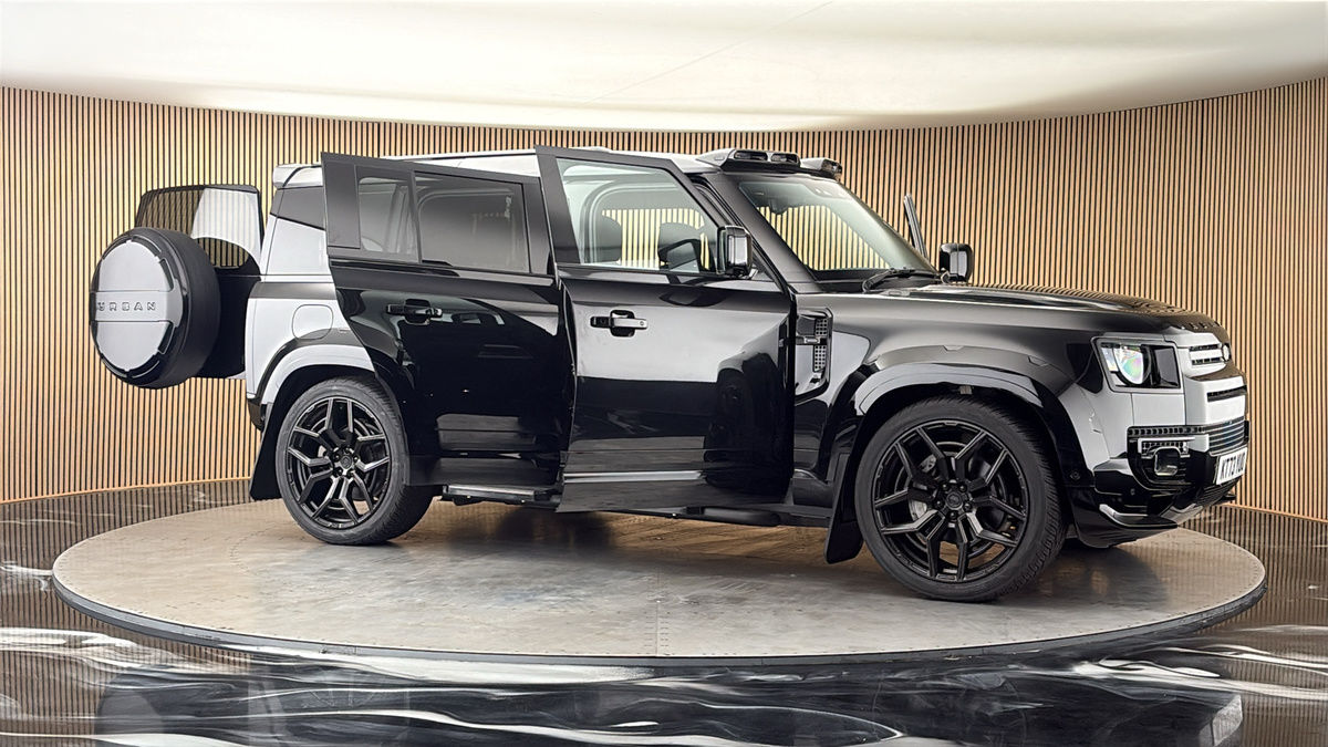 More views of Land Rover Defender 110