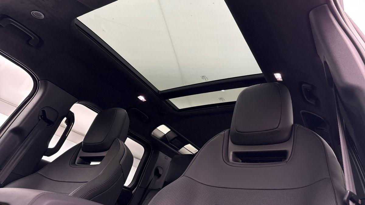 Land Rover Defender 110 Urban Image 6