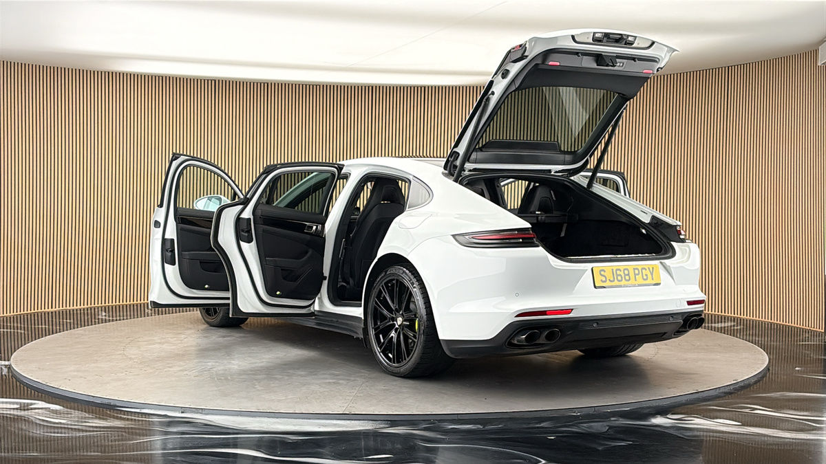 Porsche Panamera Image 23