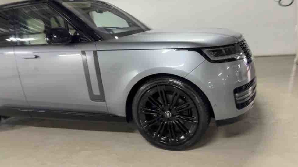 More views of Land Rover Range Rover