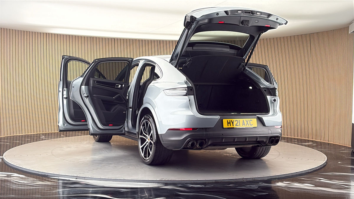 More views of Porsche Cayenne