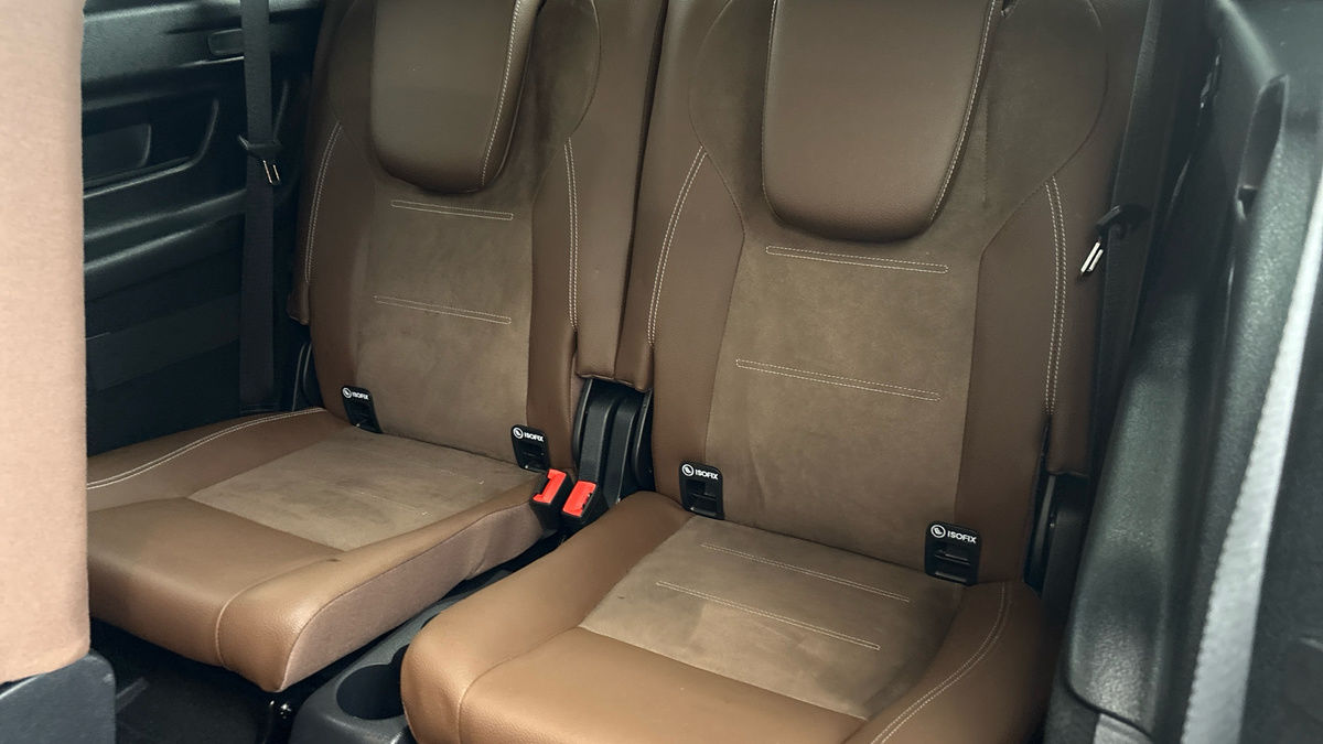 Mercedes-Benz GLB Image 26