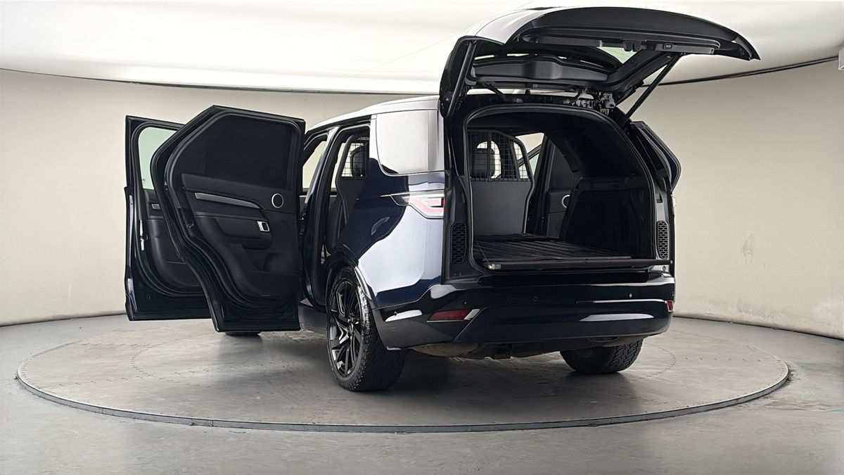 More views of Land Rover Discovery