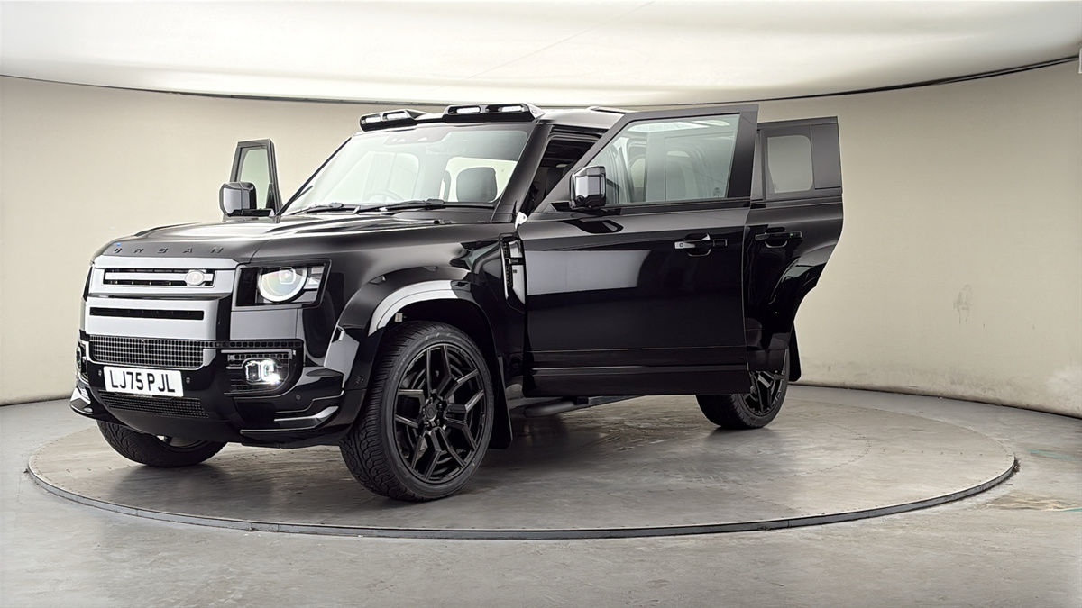 More views of Land Rover Defender 110