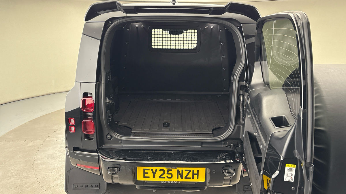 Land Rover Defender 90 Urban Image 11