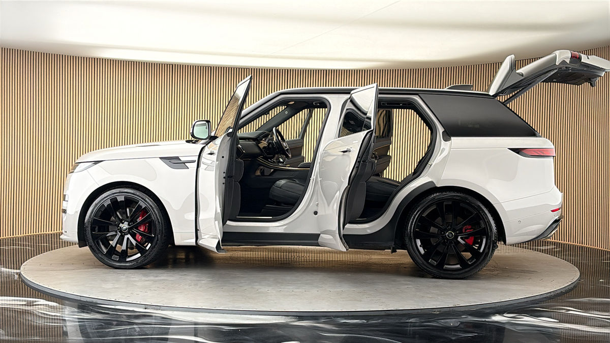 More views of Land Rover Range Rover Sport