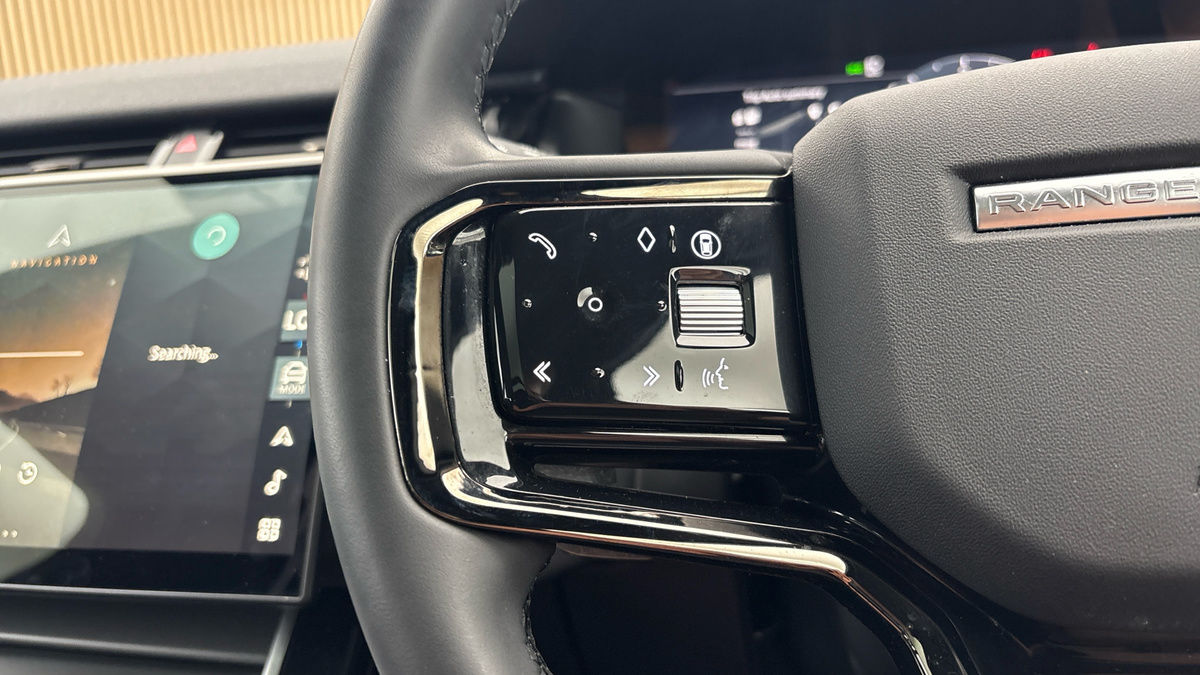 Land Rover Range Rover Velar Image 13