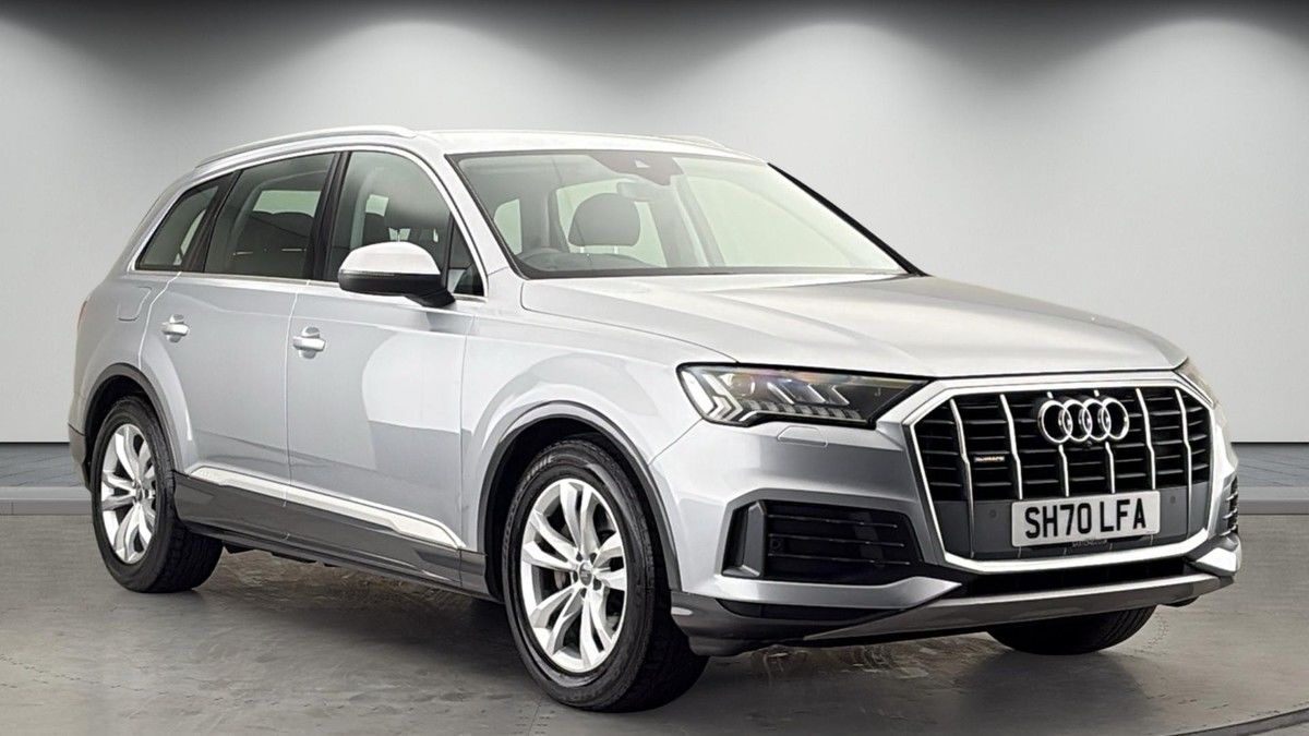 Audi Q7 Sticky Header Image