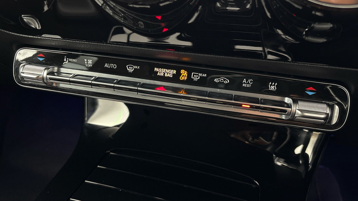 Mercedes-Benz CLA Image 25