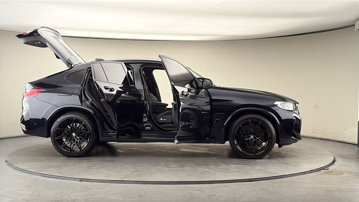 More views of BMW X4 M