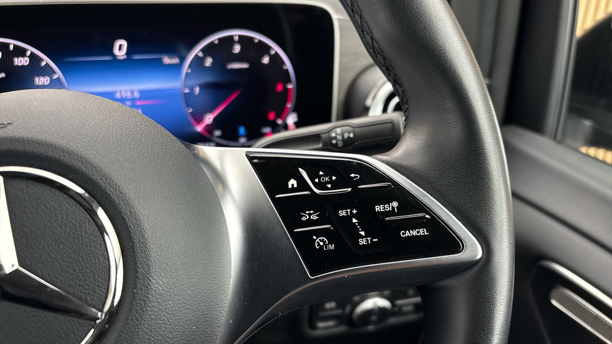 Mercedes-Benz V Class Image 14