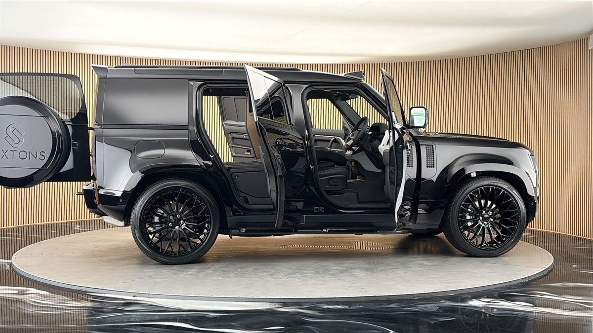 More views of Land Rover Defender 110
