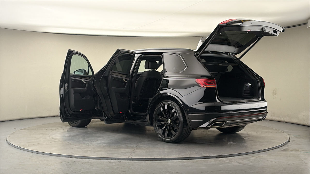 More views of Volkswagen Touareg