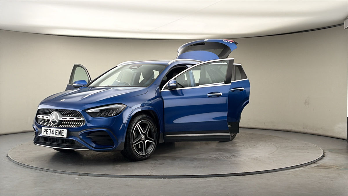 More views of Mercedes-Benz GLA