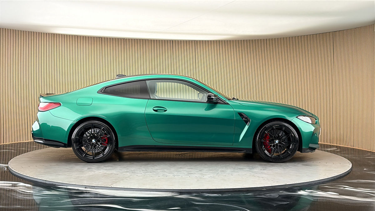 BMW M4 Image 16