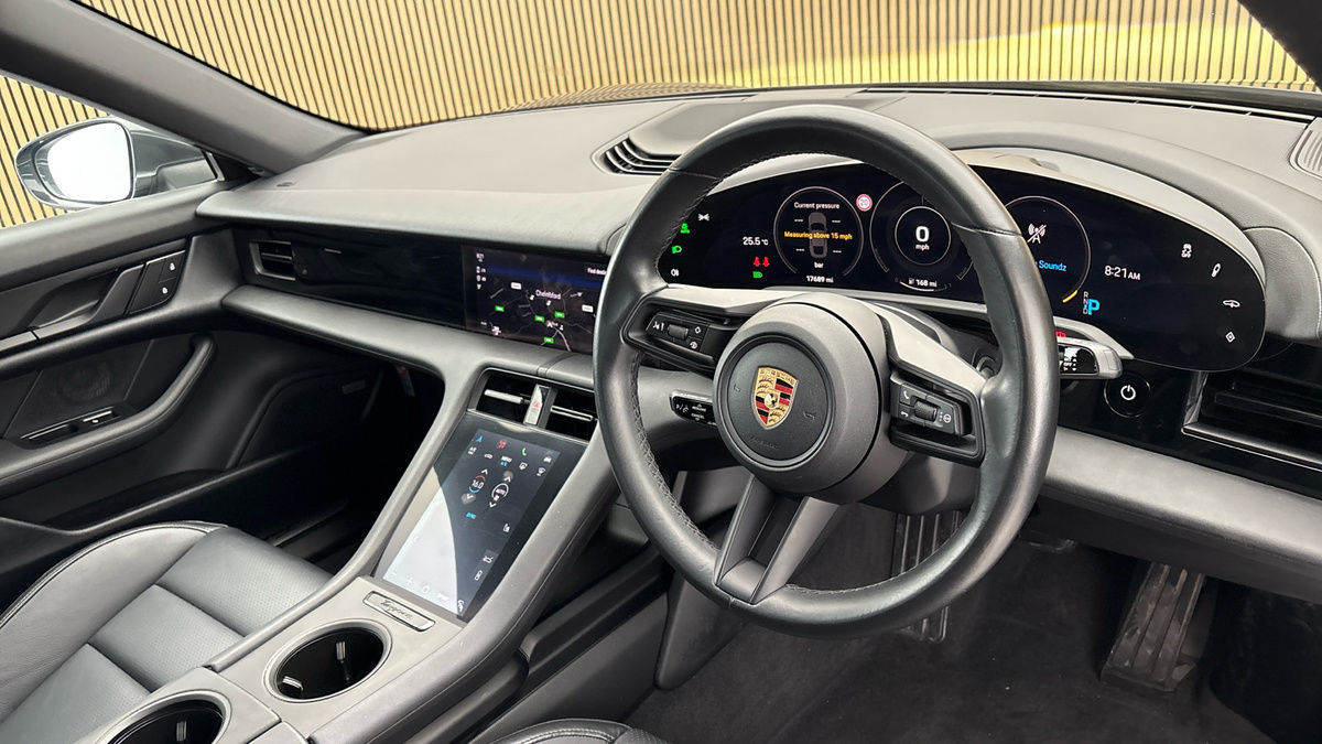 Porsche Taycan Image 5