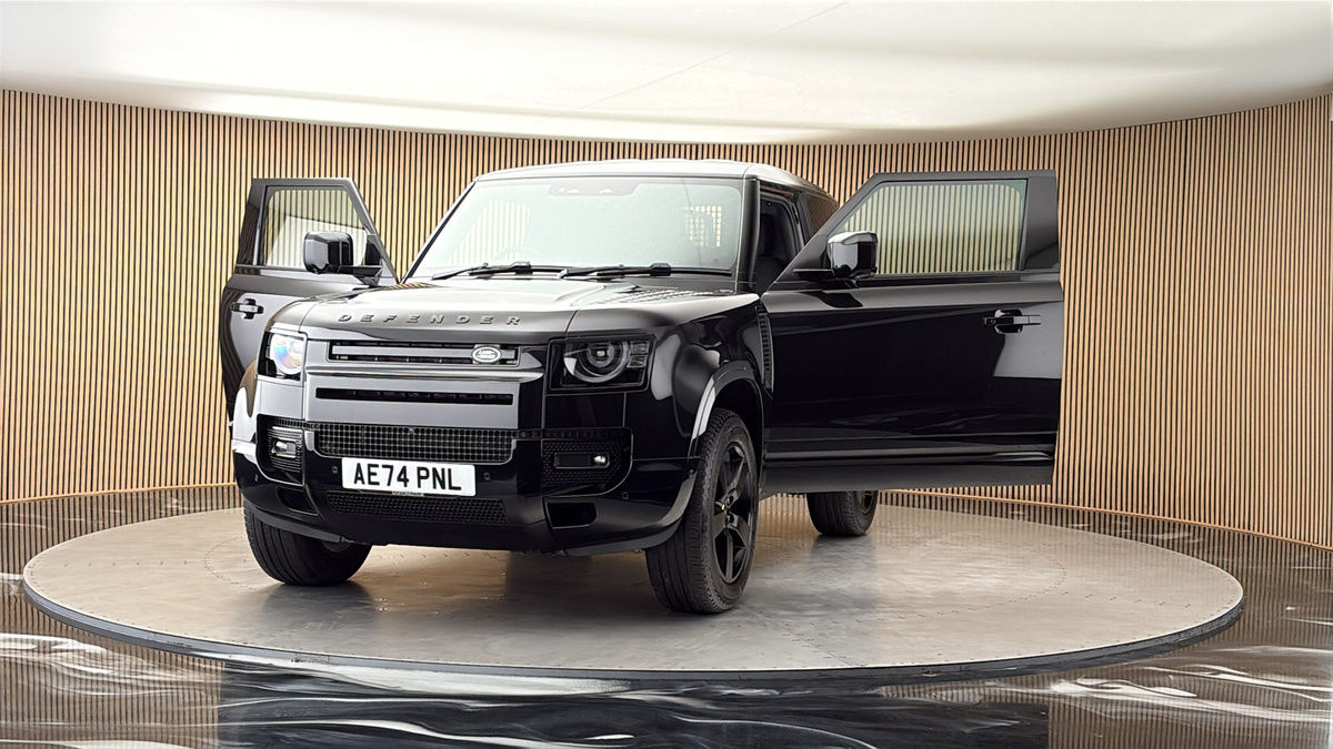More views of Land Rover Defender 90
