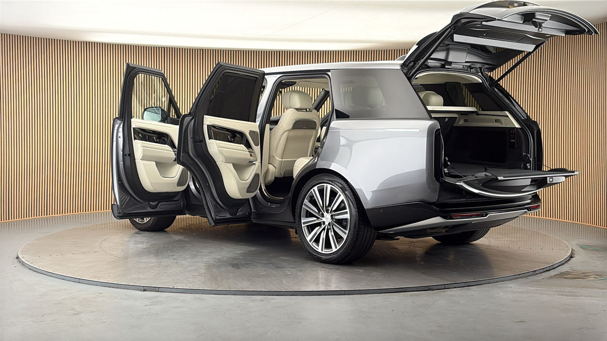 More views of Land Rover Range Rover