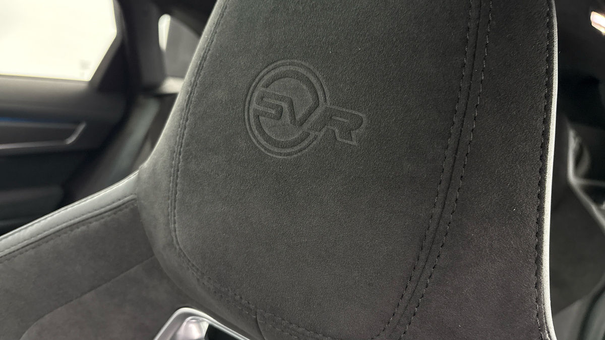 Jaguar F-PACE Image 28