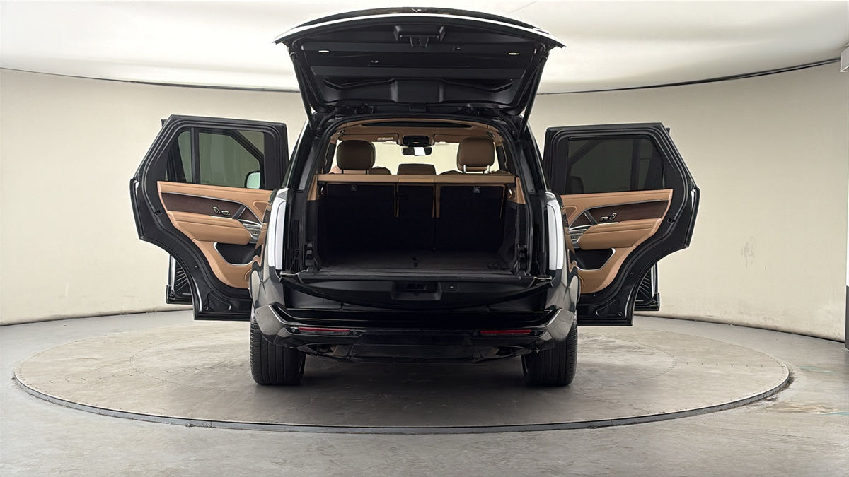 More views of Land Rover Range Rover