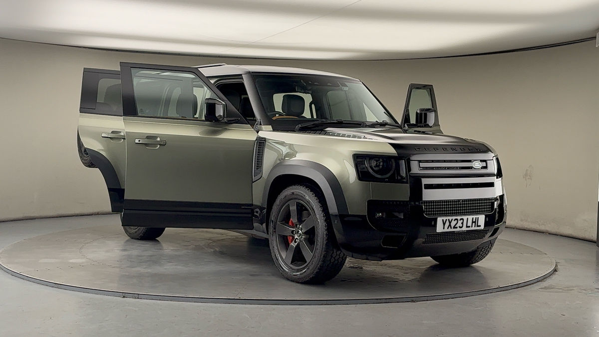 More views of Land Rover Defender 110