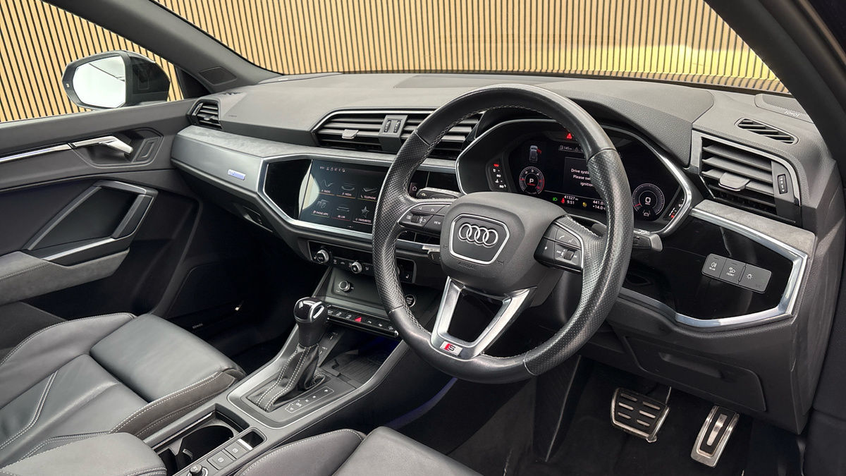Audi Q3 Image 5