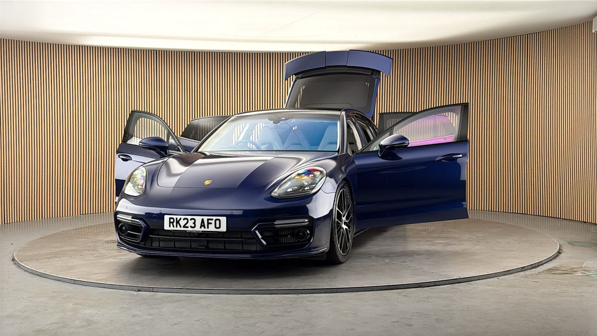 More views of Porsche Panamera