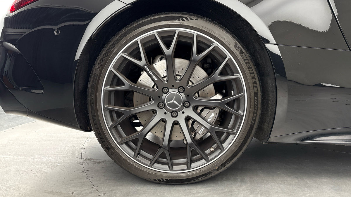 Mercedes-Benz SL Image 10